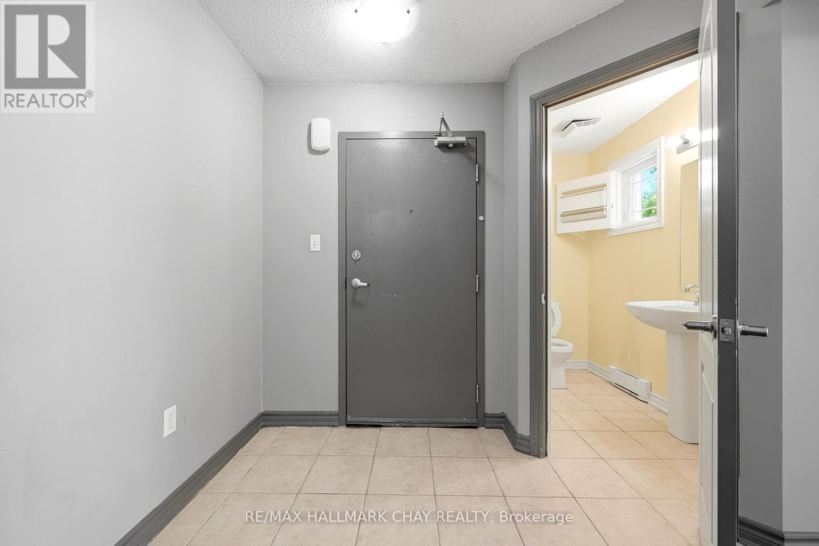 1 - 408 VETERANS DRIVE, Toronto — photo 5