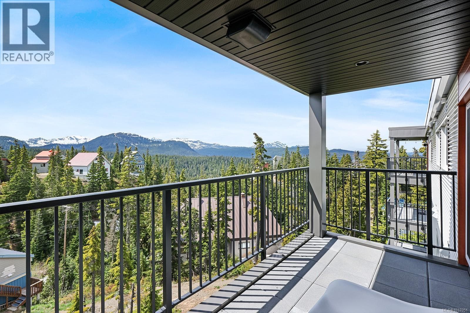 303 695 Castle Crag Cres, Vancouver Island — photo 5