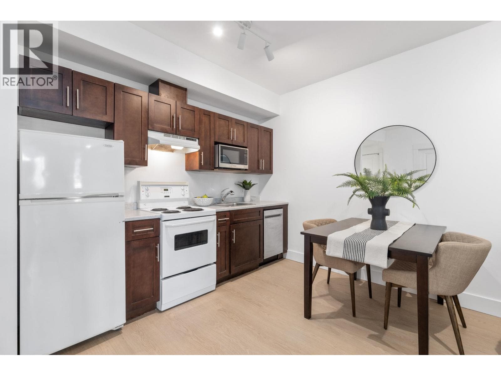 302 7330 ARBUTUS STREET, Greater Vancouver — photo 5