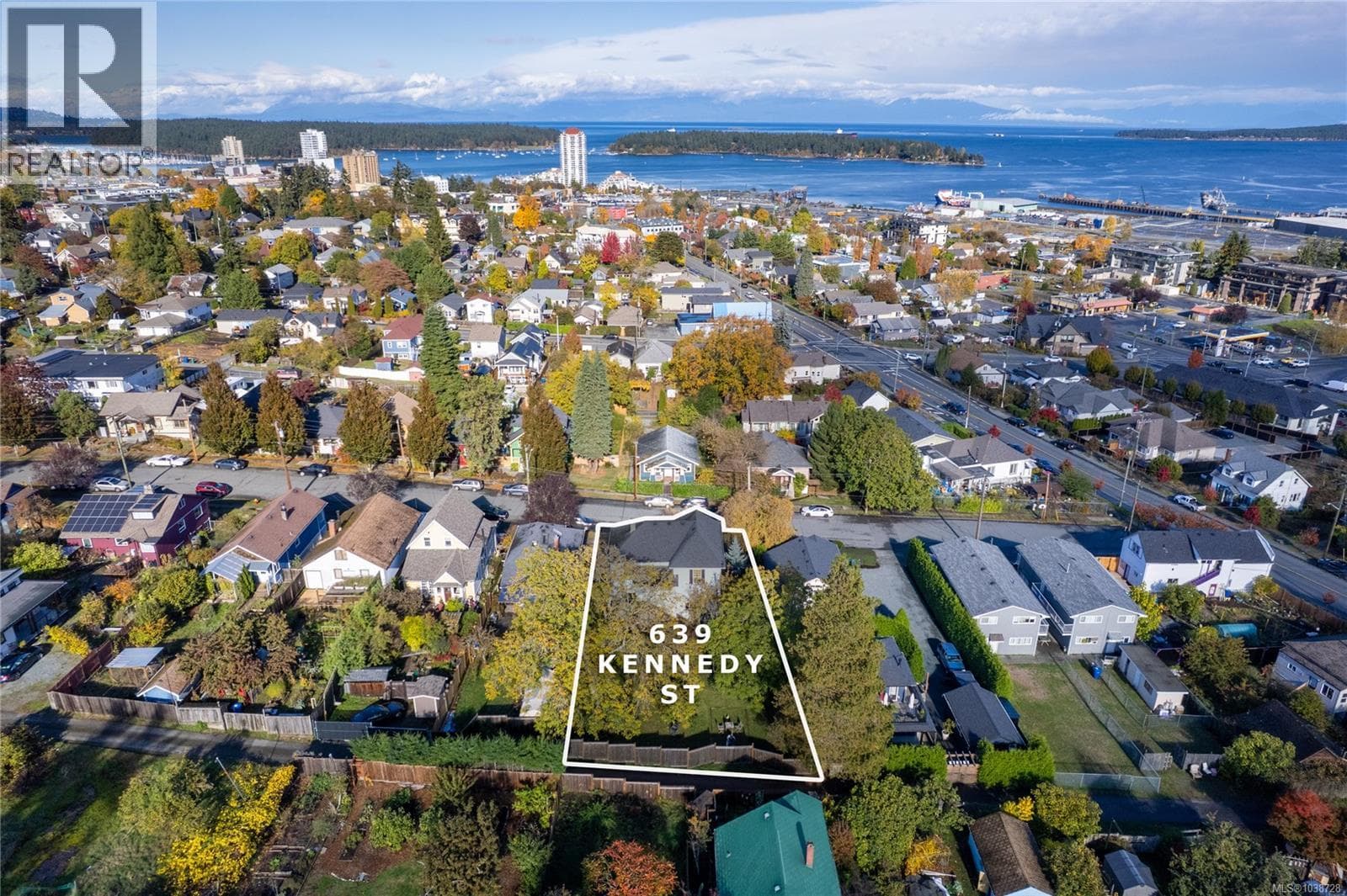 639 KENNEDY STREET, Vancouver Island — photo 3