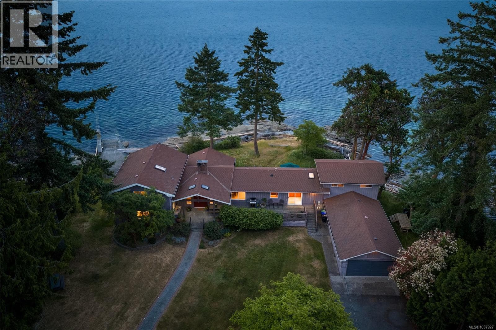 2858 Twin Oaks Dr, Vancouver Island — photo 2