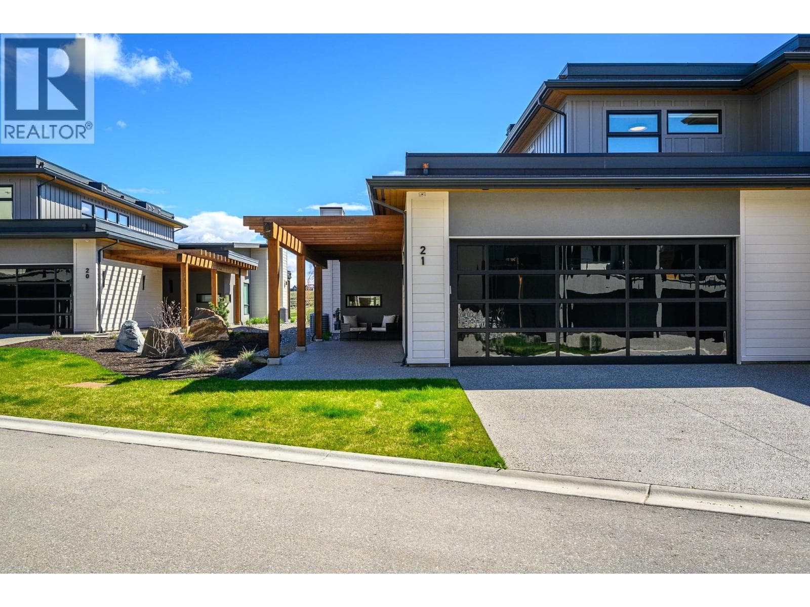 105 Predator Ridge Drive Unit# 21, Interior REALTORS® — photo 2