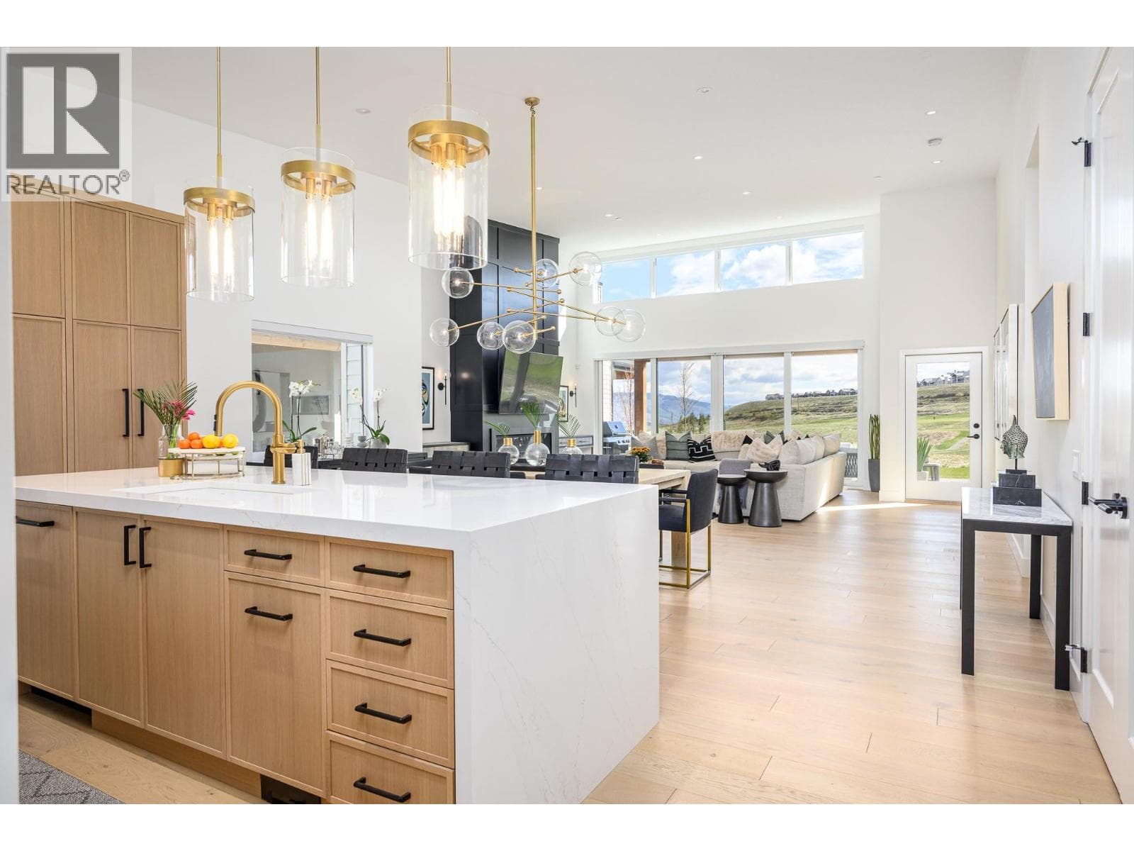 105 Predator Ridge Drive Unit# 21, Interior REALTORS® — photo 5