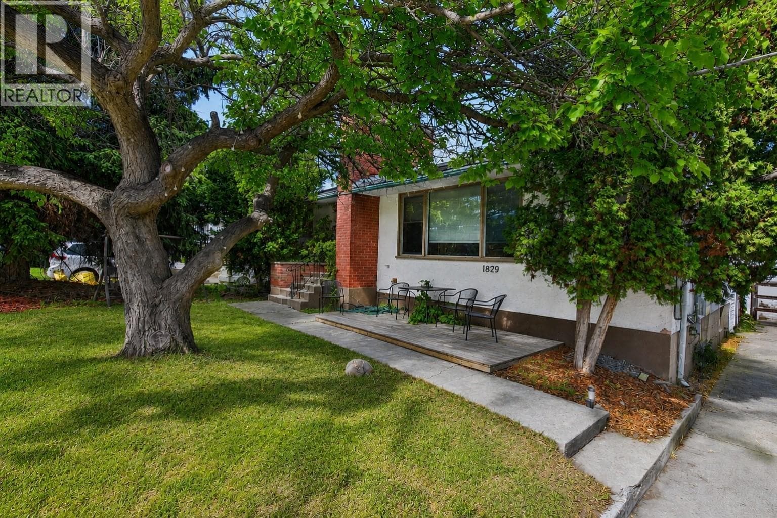 1829 ABBOTT STREET, Interior REALTORS® — photo 4