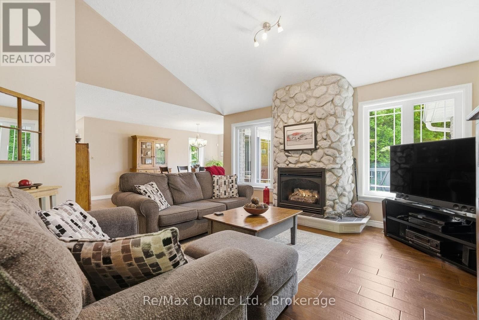 302 CLEARVIEW ROAD, Central Lakes — photo 4