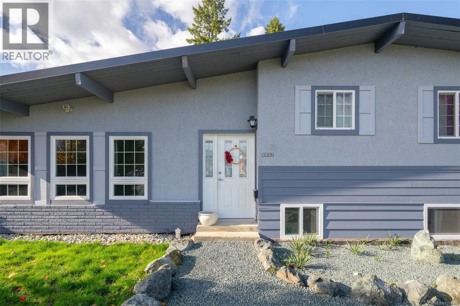 5032 Cherry Creek Rd, Vancouver Island — photo 2