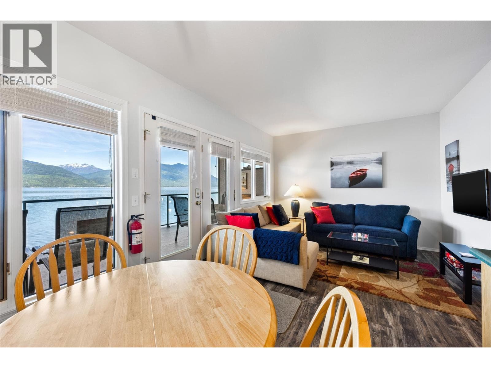 3935 EAGLE BAIE ROAD UNIT 7B, Interior REALTORS® — photo 2