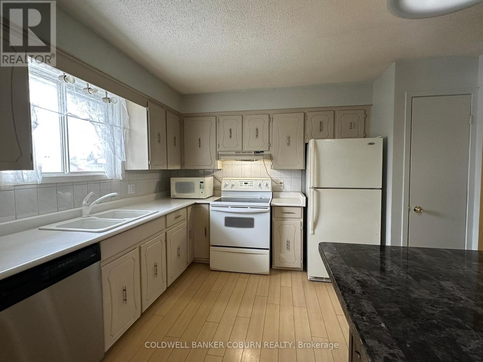 4016 DISHAW STREET, Ottawa — photo 3