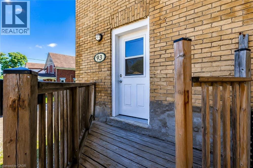 93 LANCASTER STREET EAST, Cornerstone — photo 3