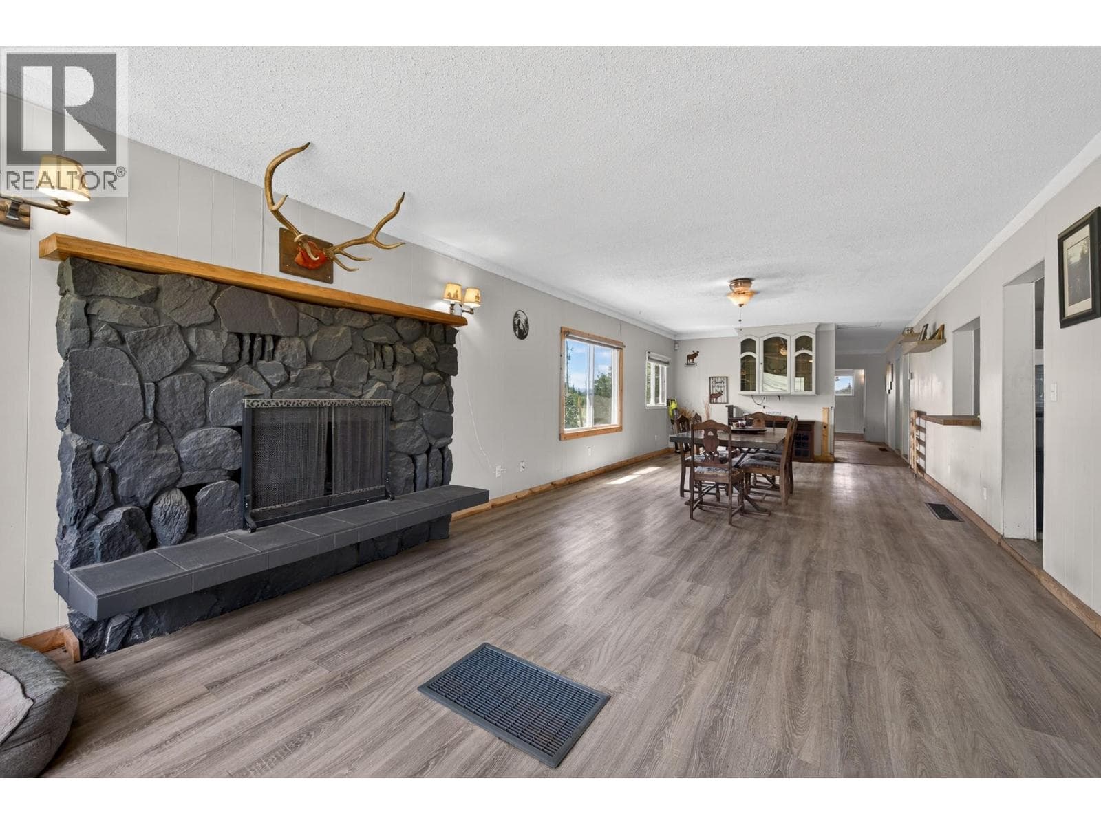 4780 Harrison Road, Interior REALTORS® — photo 3