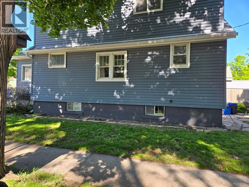 463 CONFEDERATION STREET, Sarnia — photo 2