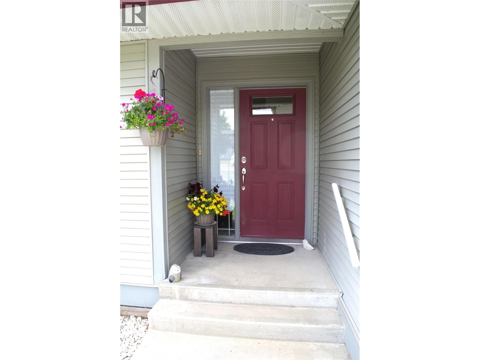 1921 Morrissey Street, Interior REALTORS® — photo 2