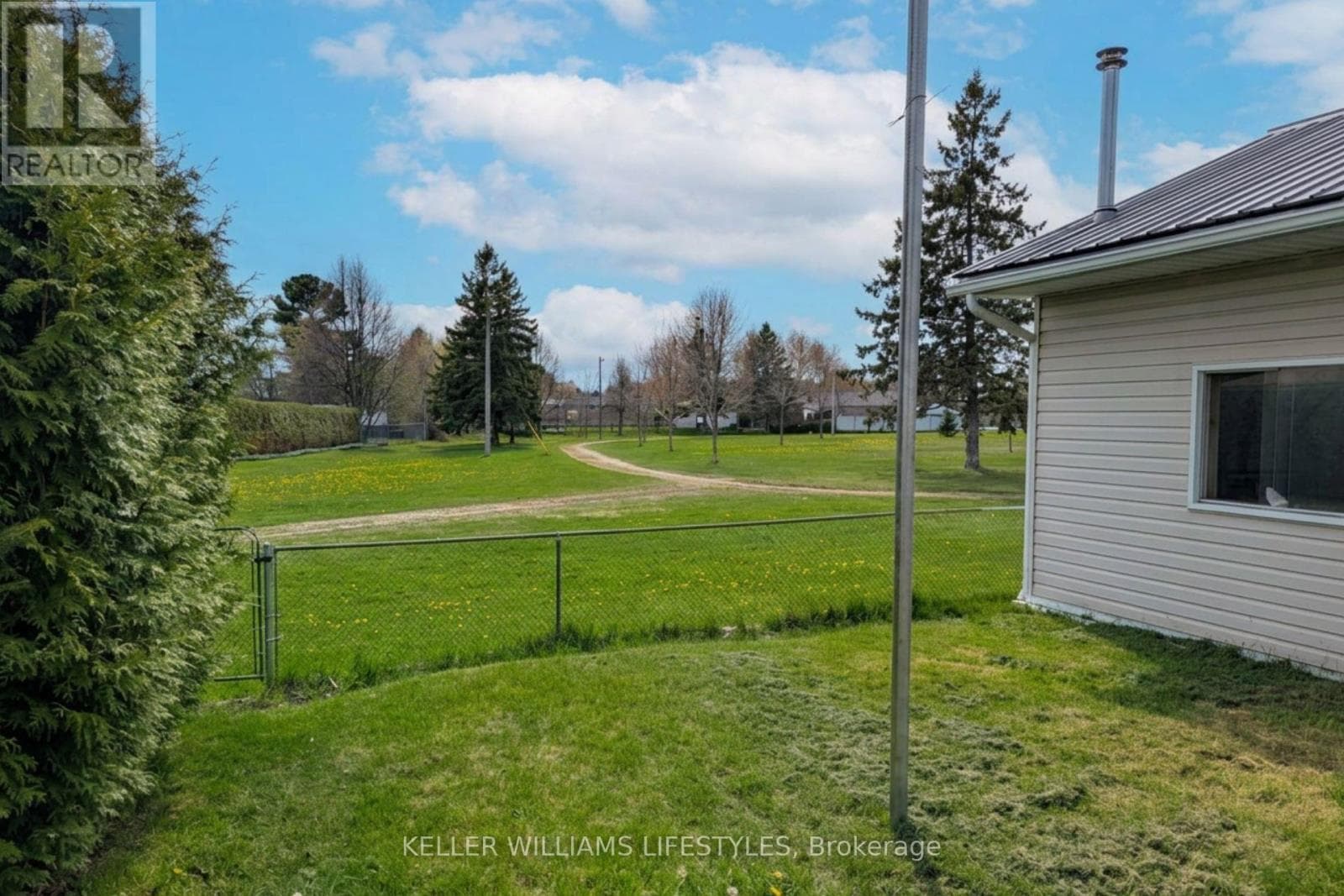 17 NIGHTINGALE DRIVE, London and St. Thomas — photo 4