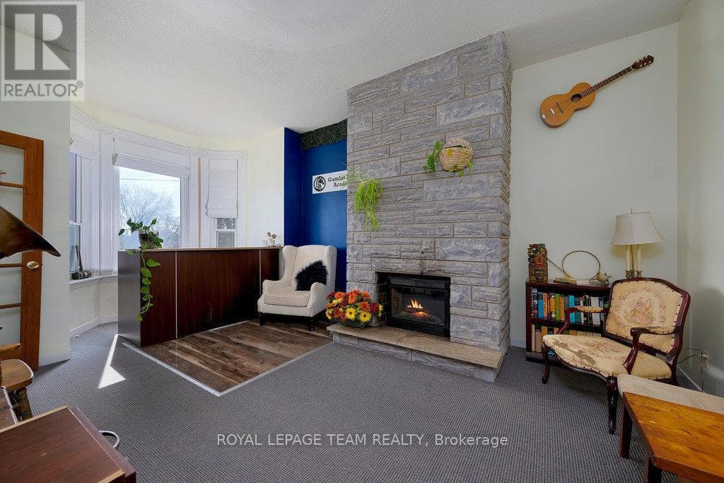 422 DONALD B MUNRO DRIVE, Ottawa — photo 4