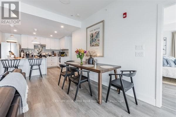 301 - 19B WEST STREET N, Toronto — photo 5