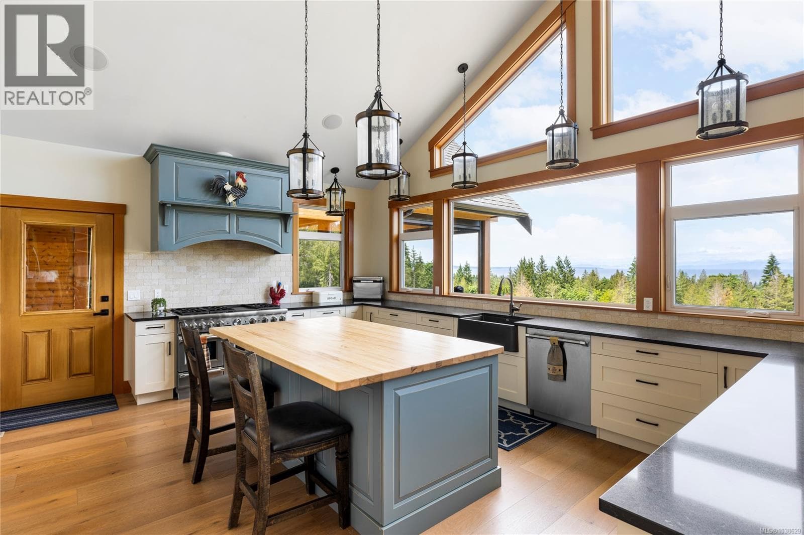 416 Grovehill Rd, Vancouver Island