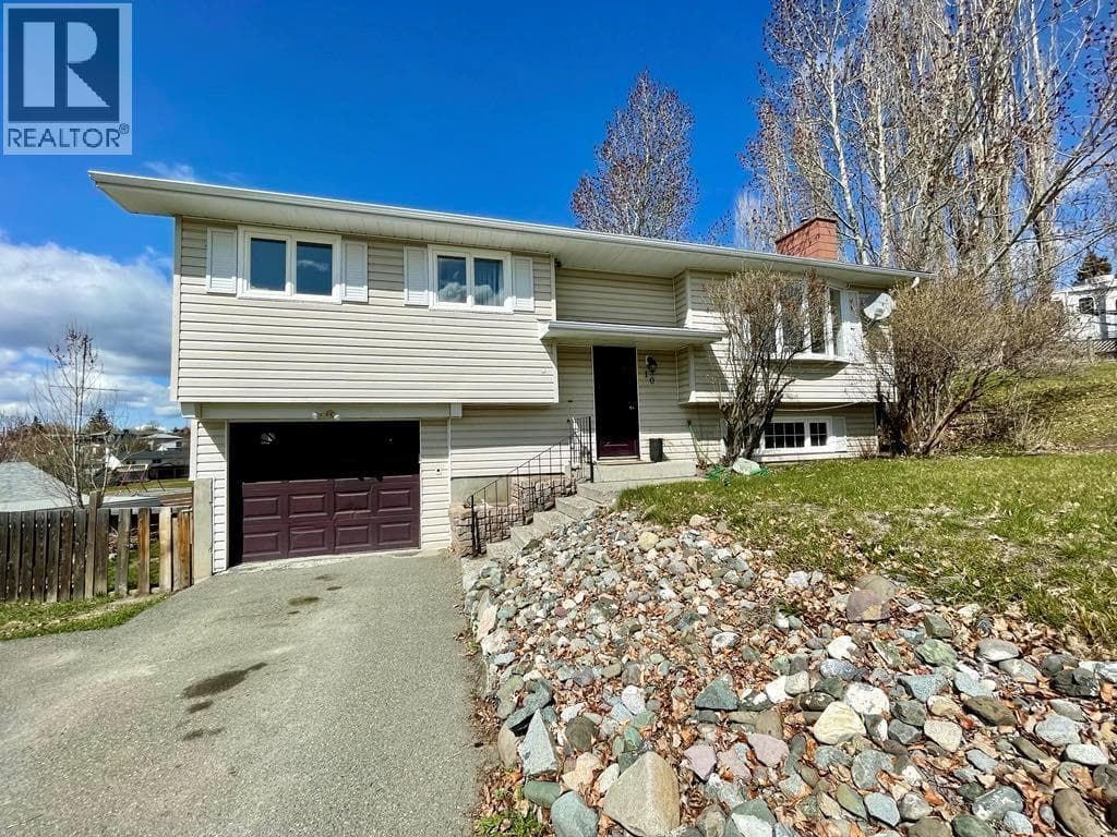 10 BERYL DRIVE, Interior REALTORS® — photo 3
