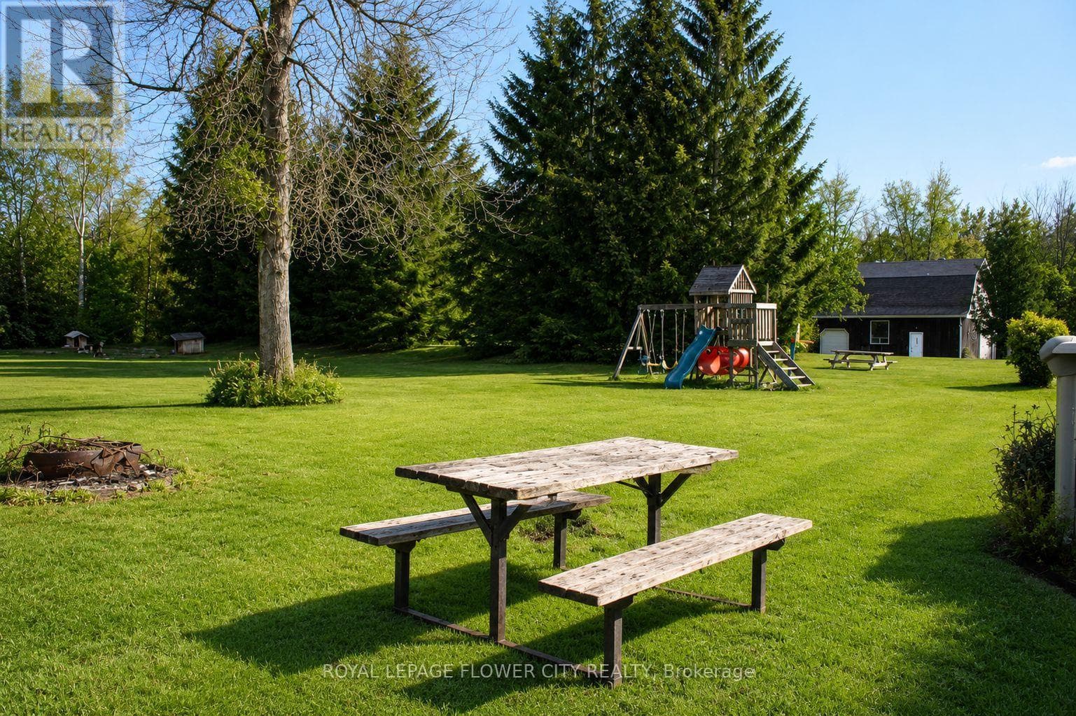 18528 PARAGON ROAD, Toronto — photo 2