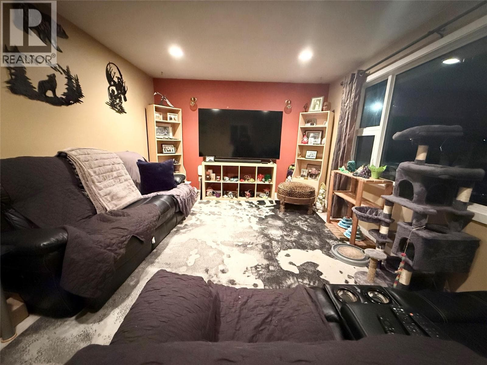 1626 COLDWATER Avenue, Interior REALTORS® — photo 3