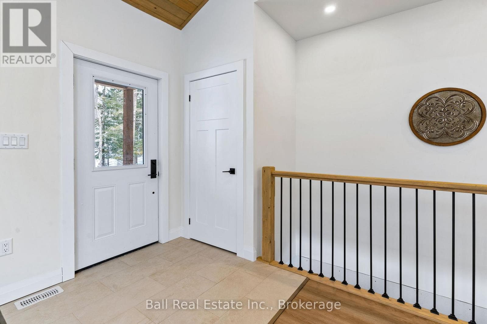 180 LAKEVIEW STREET, Central Lakes — photo 2