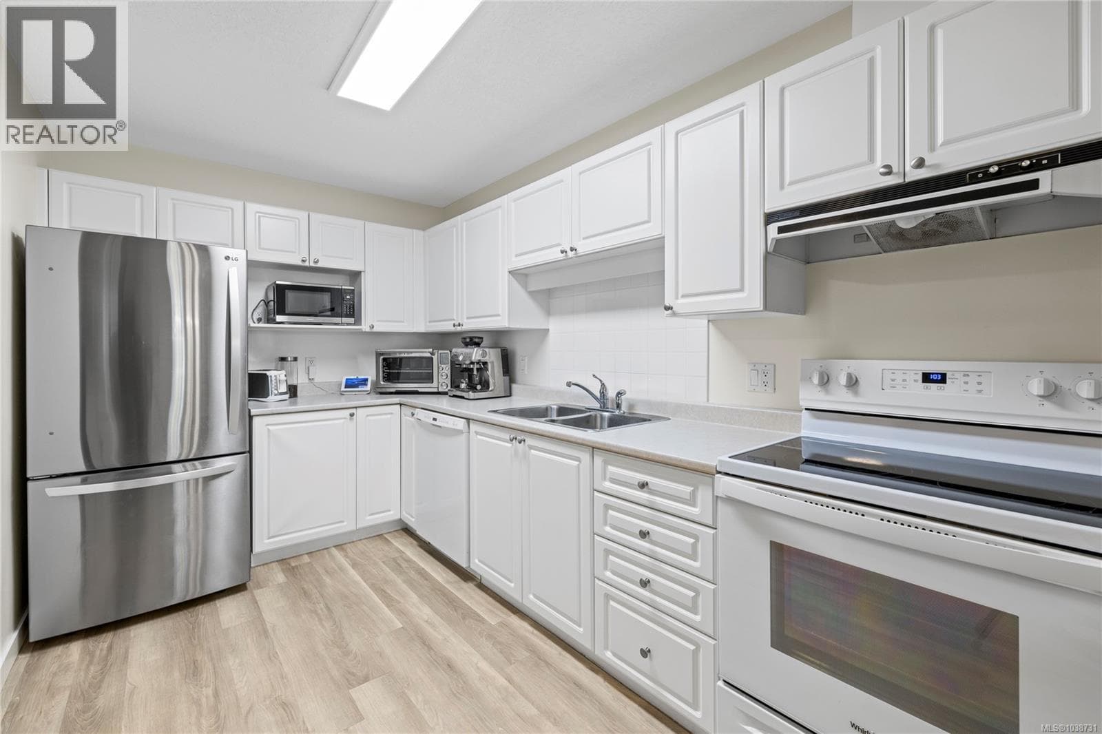 108 354 Morison Ave, Vancouver Island — photo 2