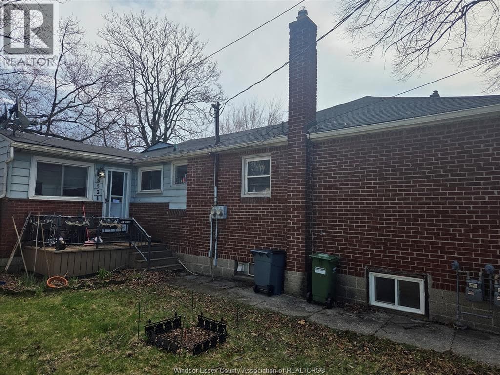 3531 PETER STREET, Windsor — photo 2
