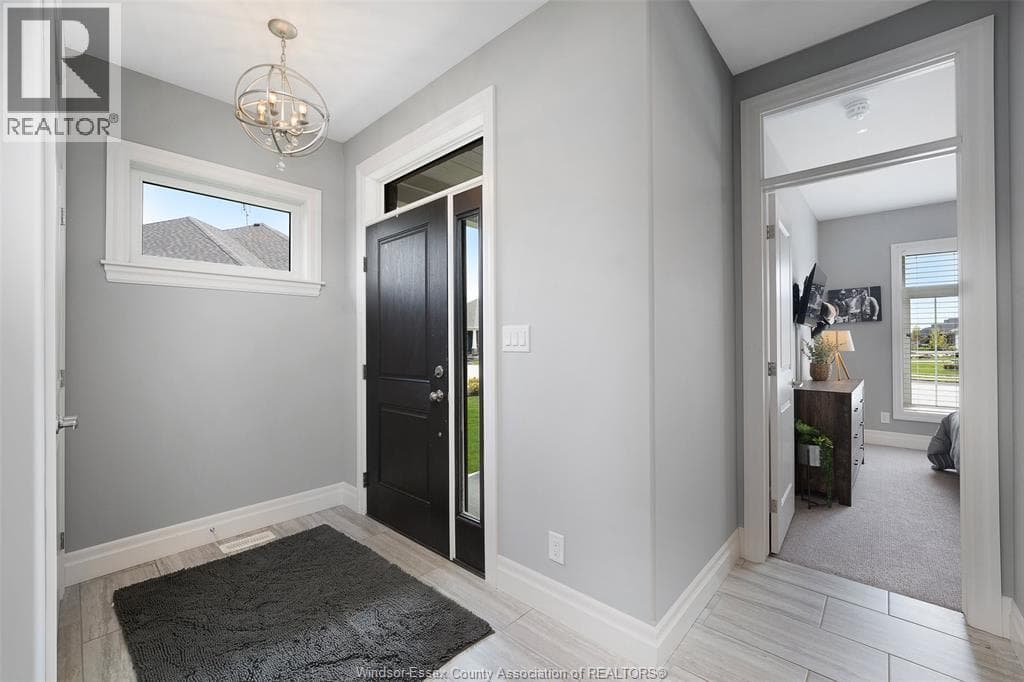 65 ROBIN COURT, Windsor — photo 3