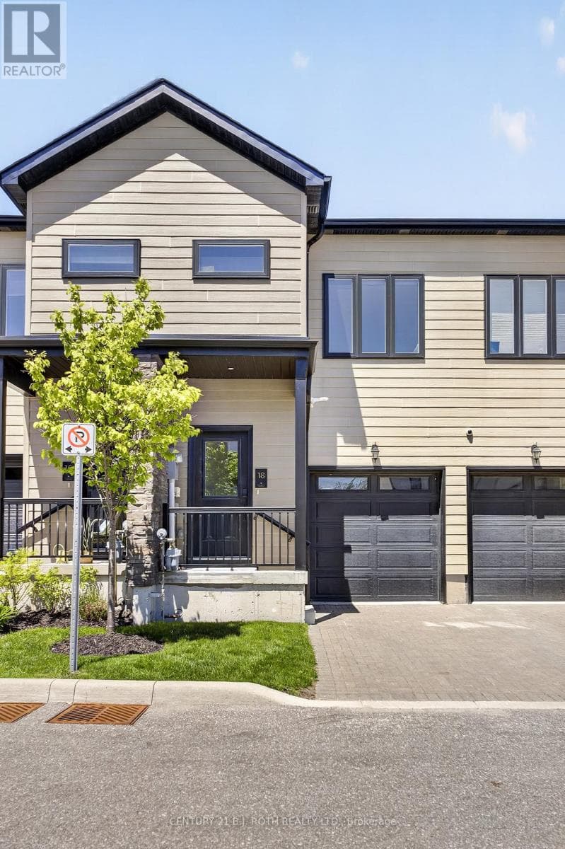 18 STONEHART LANE, Toronto — photo 3