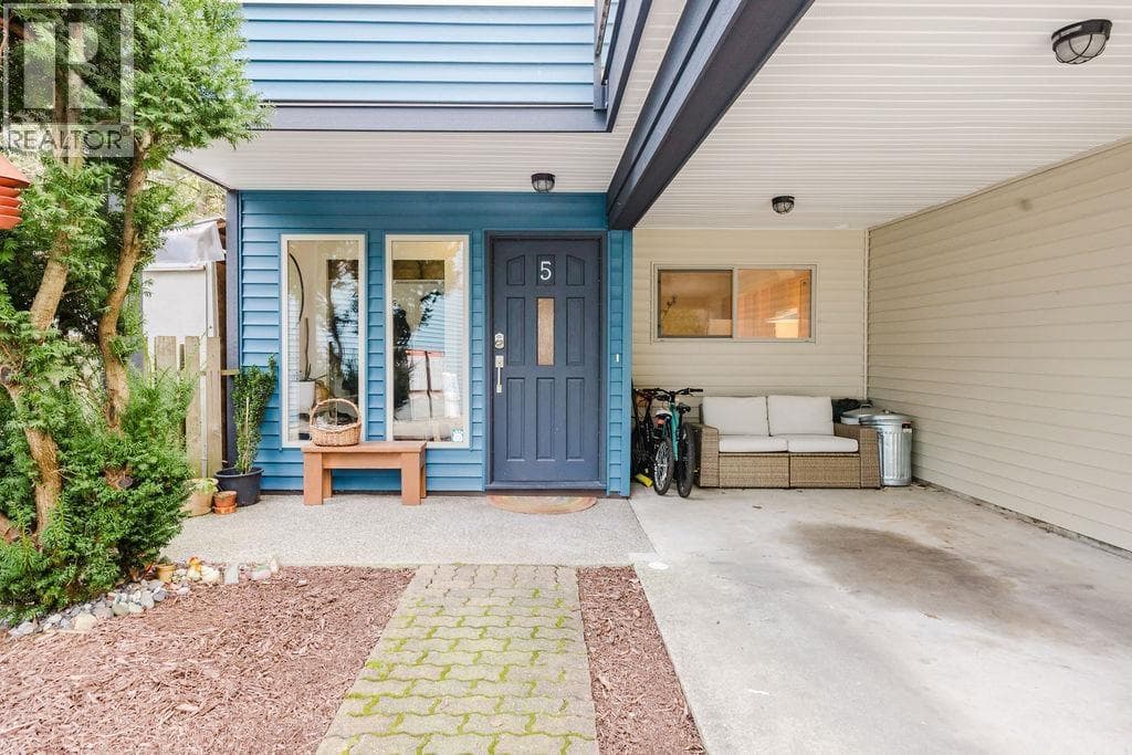 5 623 FARNHAM ROAD, Greater Vancouver — photo 3