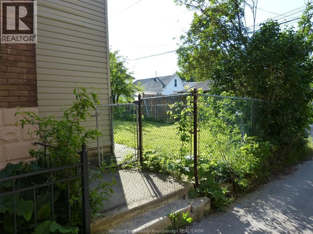 1140 GILES BOULEVARD East, Windsor — photo 3