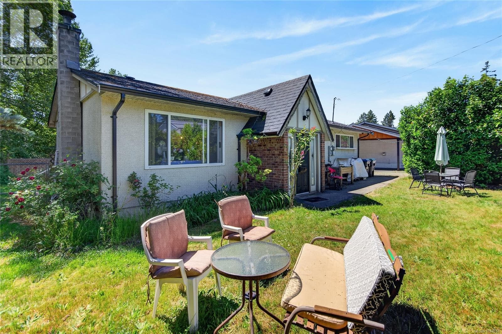 295 CENTENNIAL DRIVE, Vancouver Island — photo 2