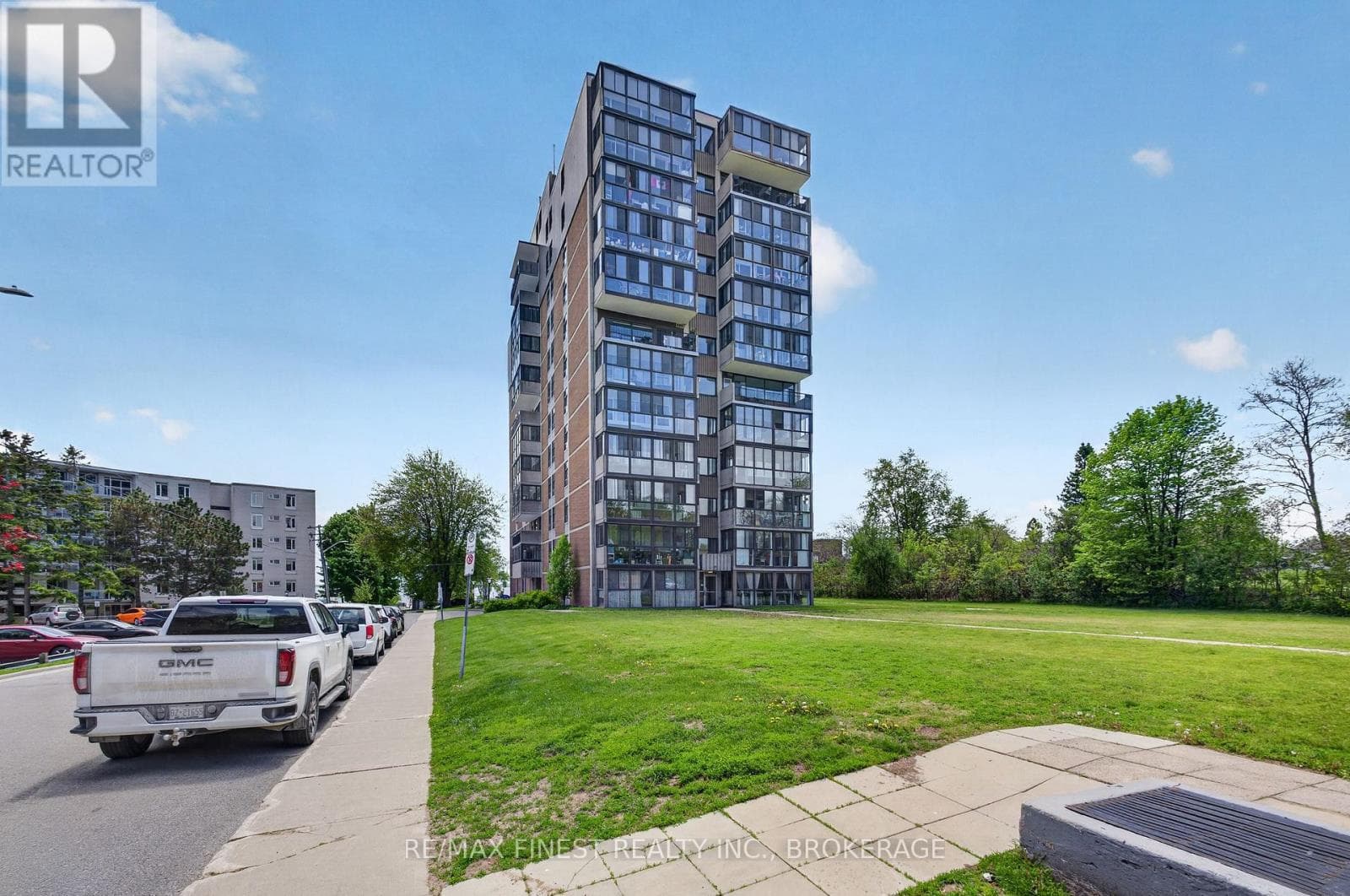 206 - 2 MOWAT AVENUE, Kingston — photo 2