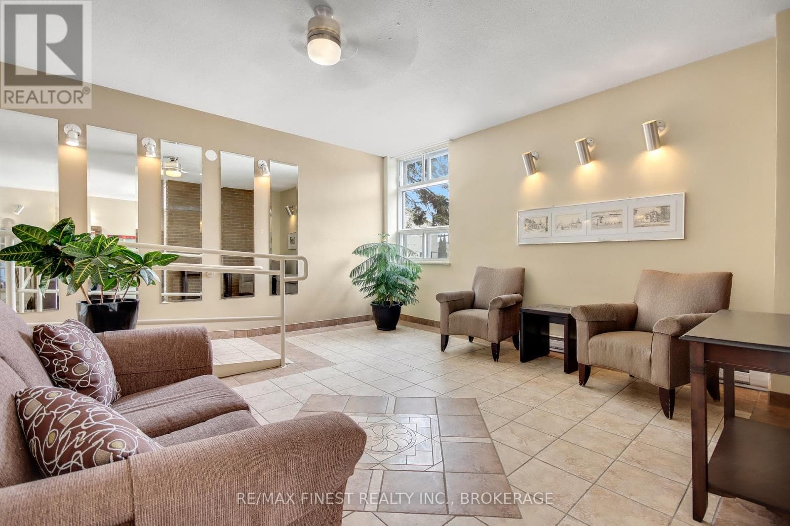 206 - 2 MOWAT AVENUE, Kingston — photo 5