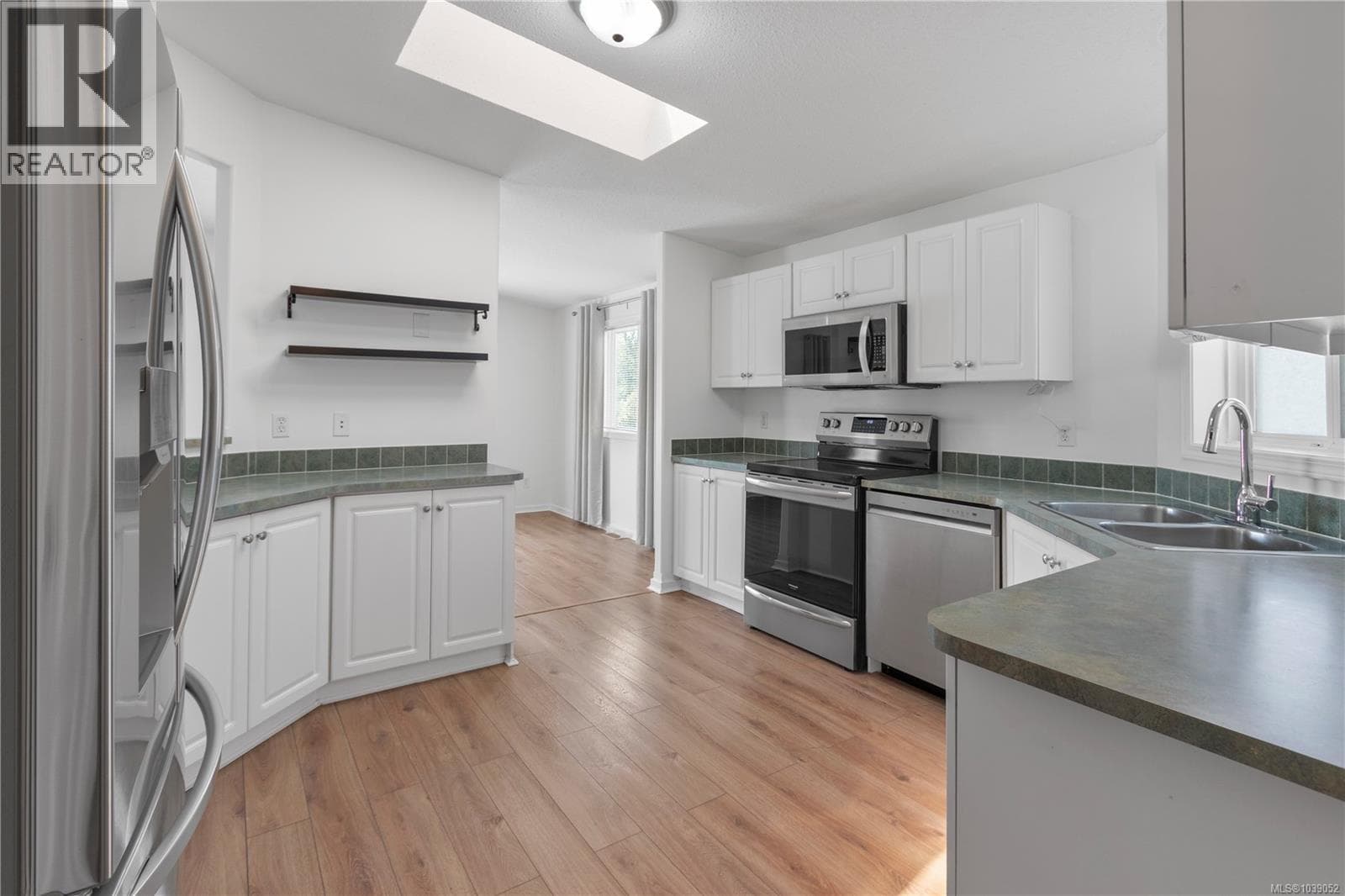 4 356 Aspen Way, Vancouver Island — photo 3