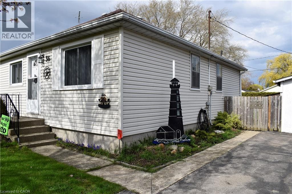 36 WOODHOUSE AVENUE, Cornerstone — photo 3