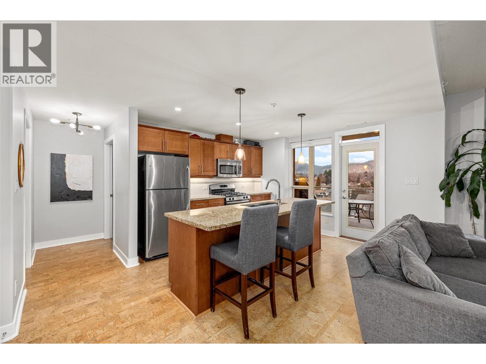 1160 Bernard Avenue Unit# 504, Interior REALTORS® — photo 2