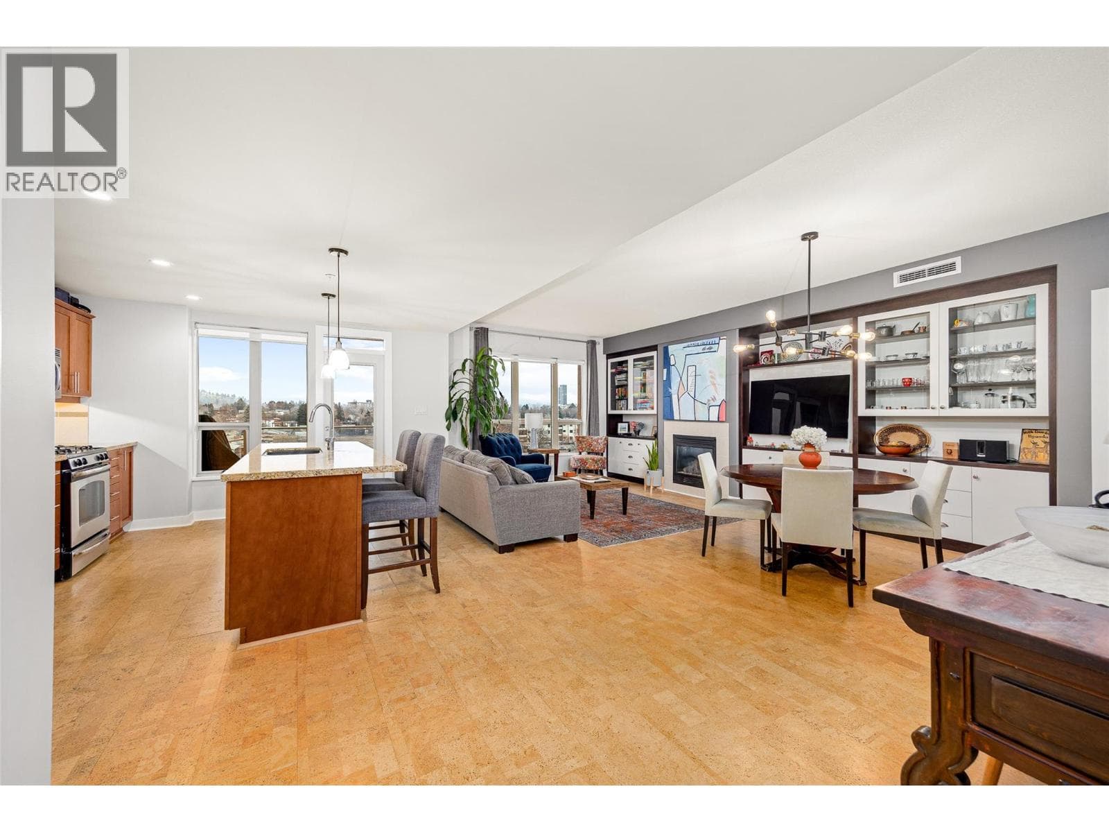 1160 Bernard Avenue Unit# 504, Interior REALTORS®