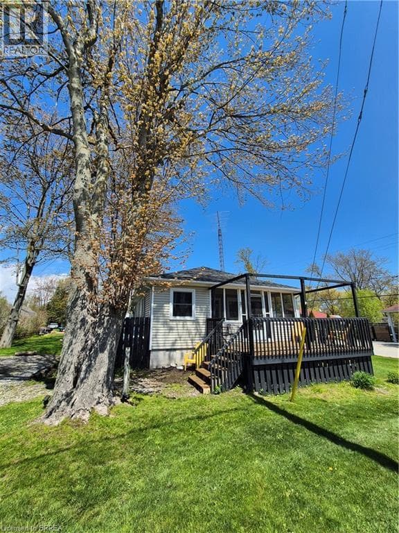 21 FERRIS STREET, Brantford — photo 2