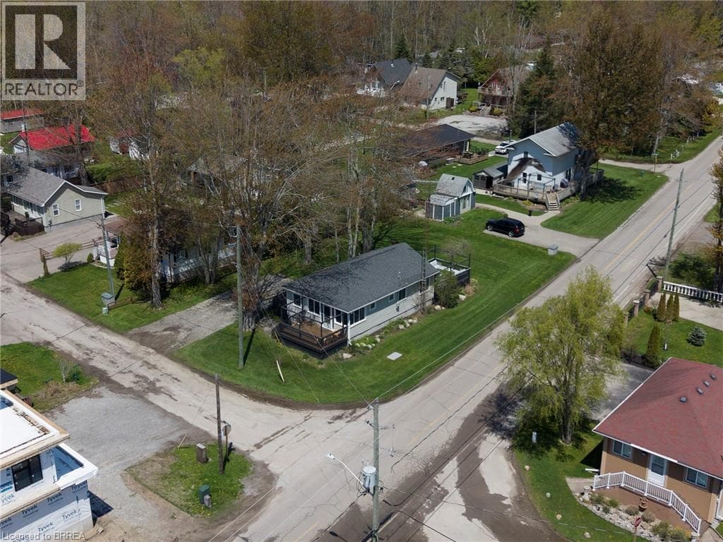 21 FERRIS STREET, Brantford — photo 3