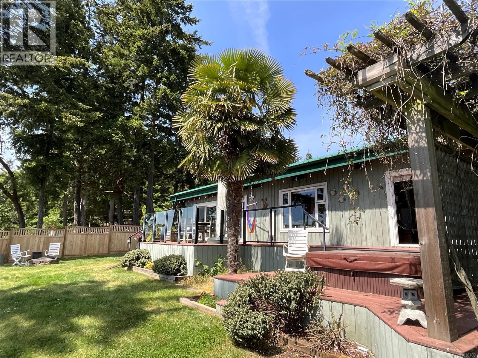 2495 Spring Beach Dr, Vancouver Island — photo 3
