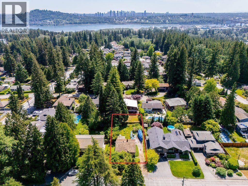 2465 KEATS ROAD, Greater Vancouver — photo 2