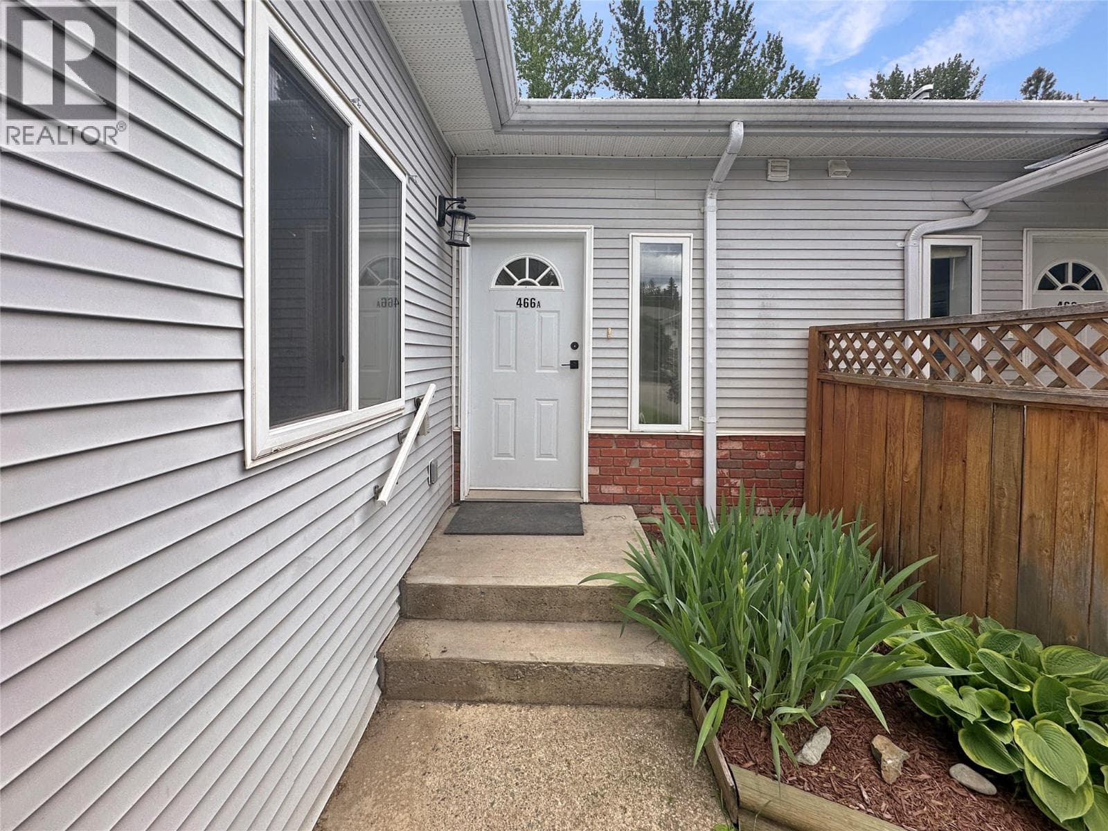 466 CORINA Avenue Unit# A, Interior REALTORS® — photo 3