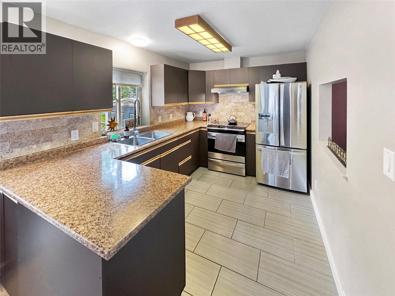466 CORINA Avenue Unit# A, Interior REALTORS® — photo 5