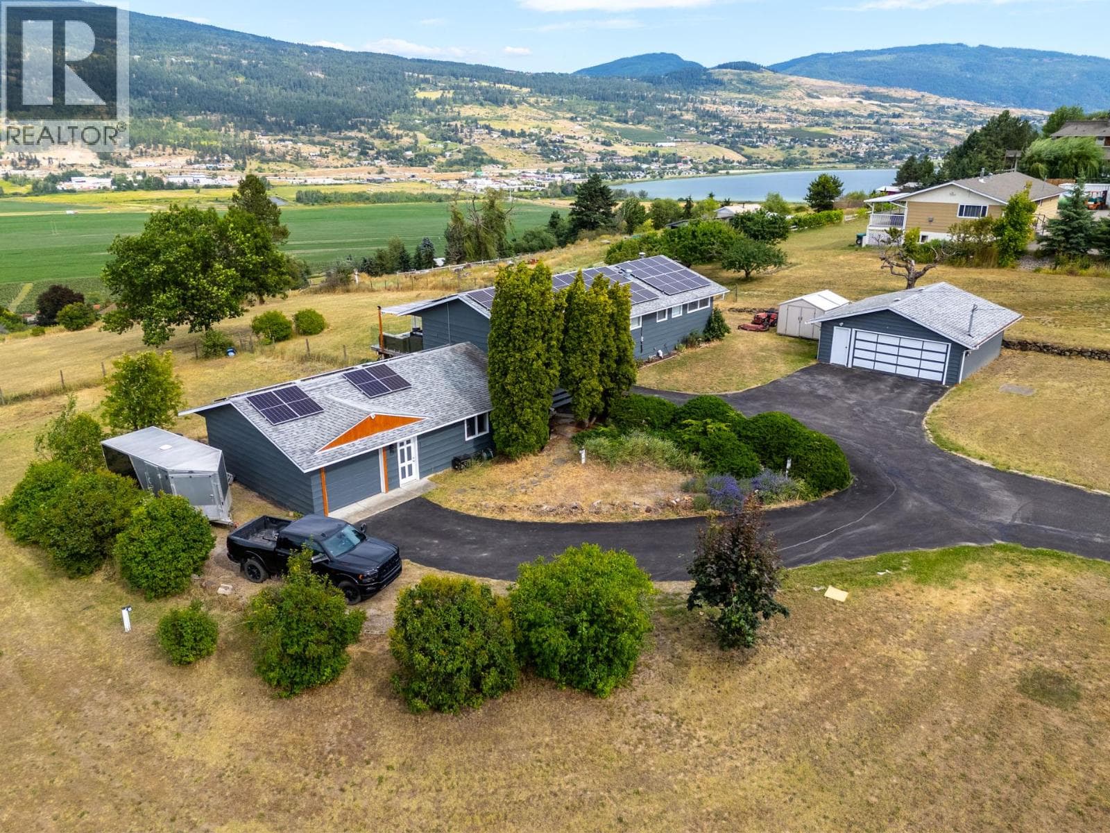 136 STEPPING STONES CRESCENT, Interior REALTORS®