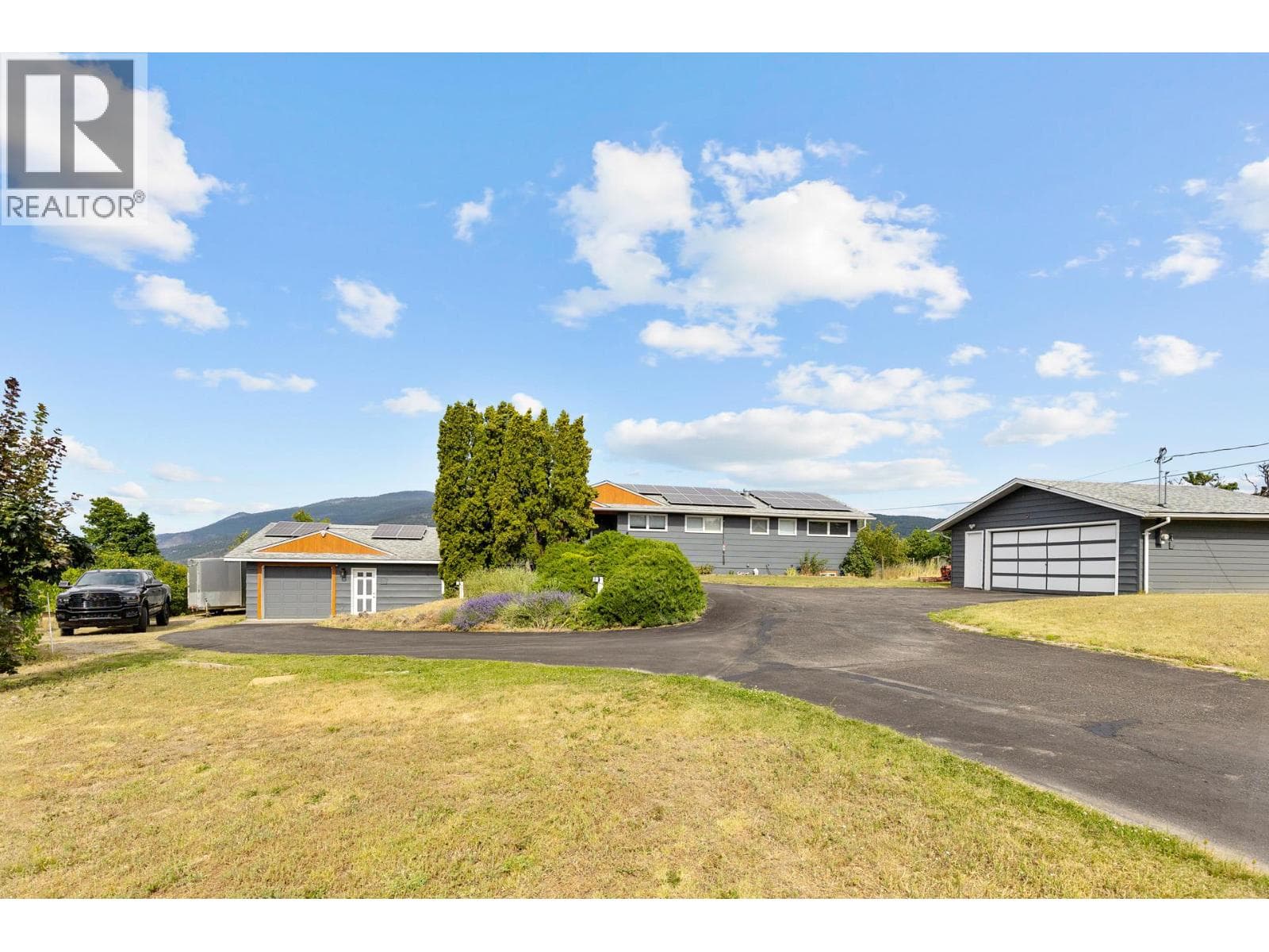 136 STEPPING STONES CRESCENT, Interior REALTORS® — photo 3