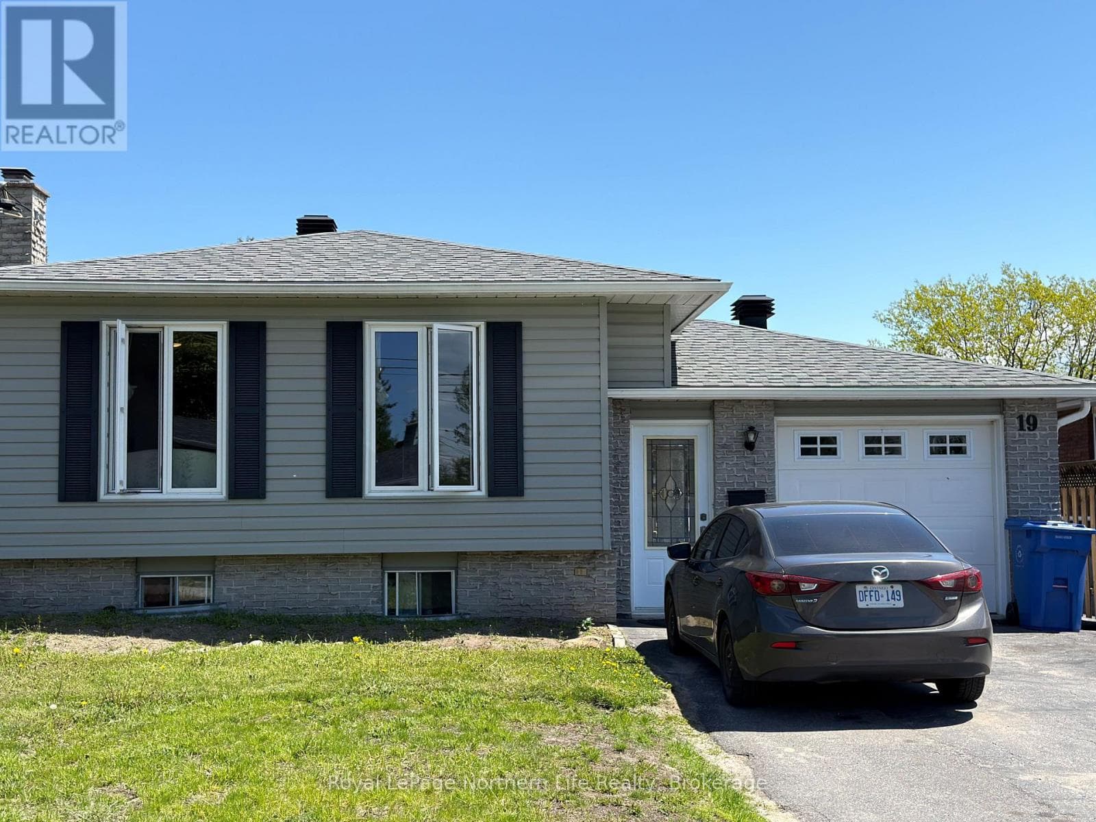 19 BELLEVIEW CRESCENT in 