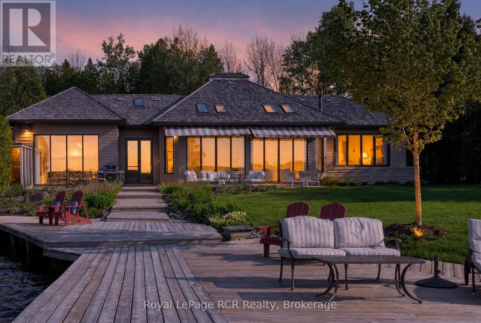 139 SOUTH SHORES ROAD in 