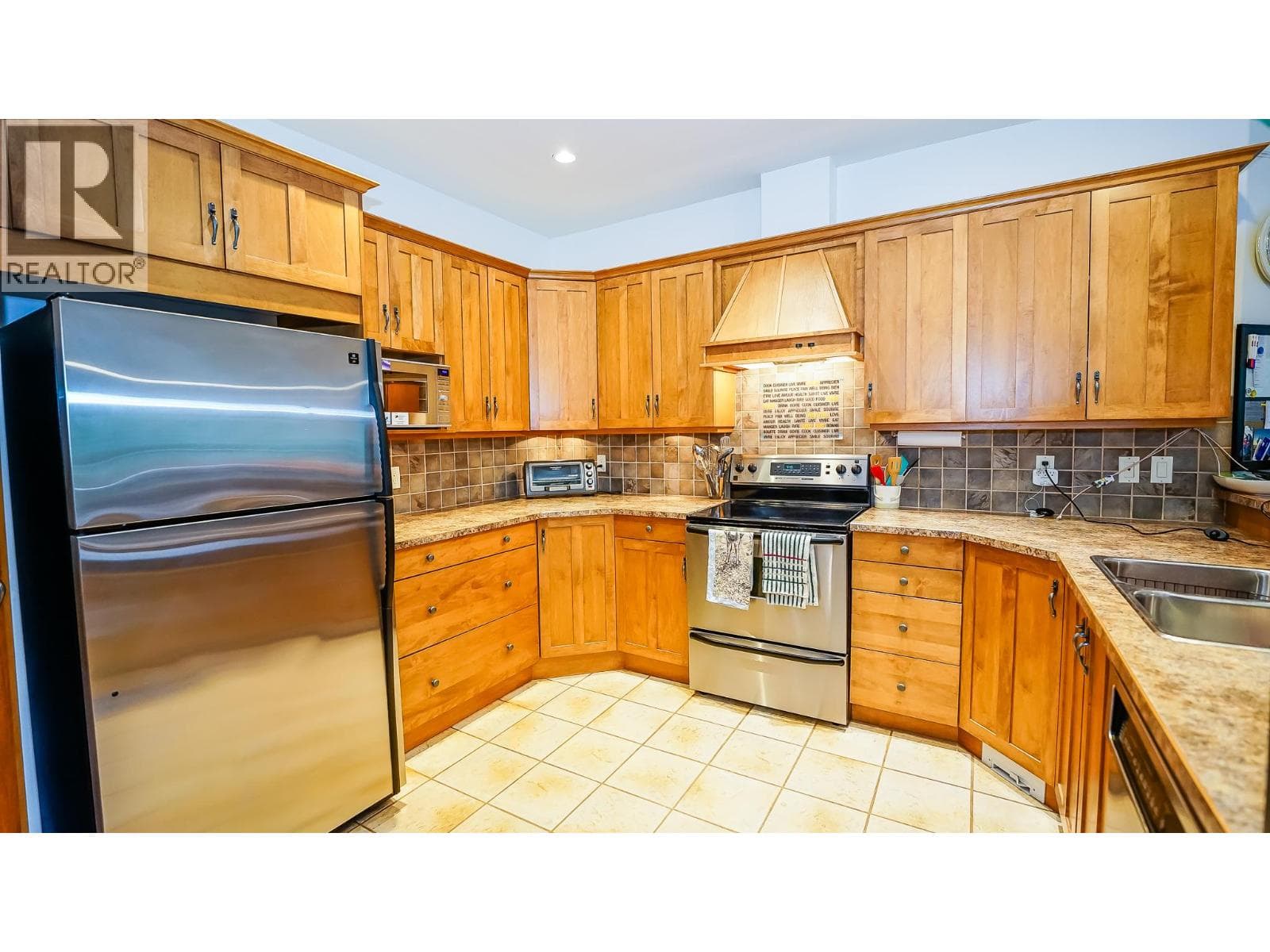 1391 10 Avenue NE Unit# 104, Interior REALTORS® — photo 2