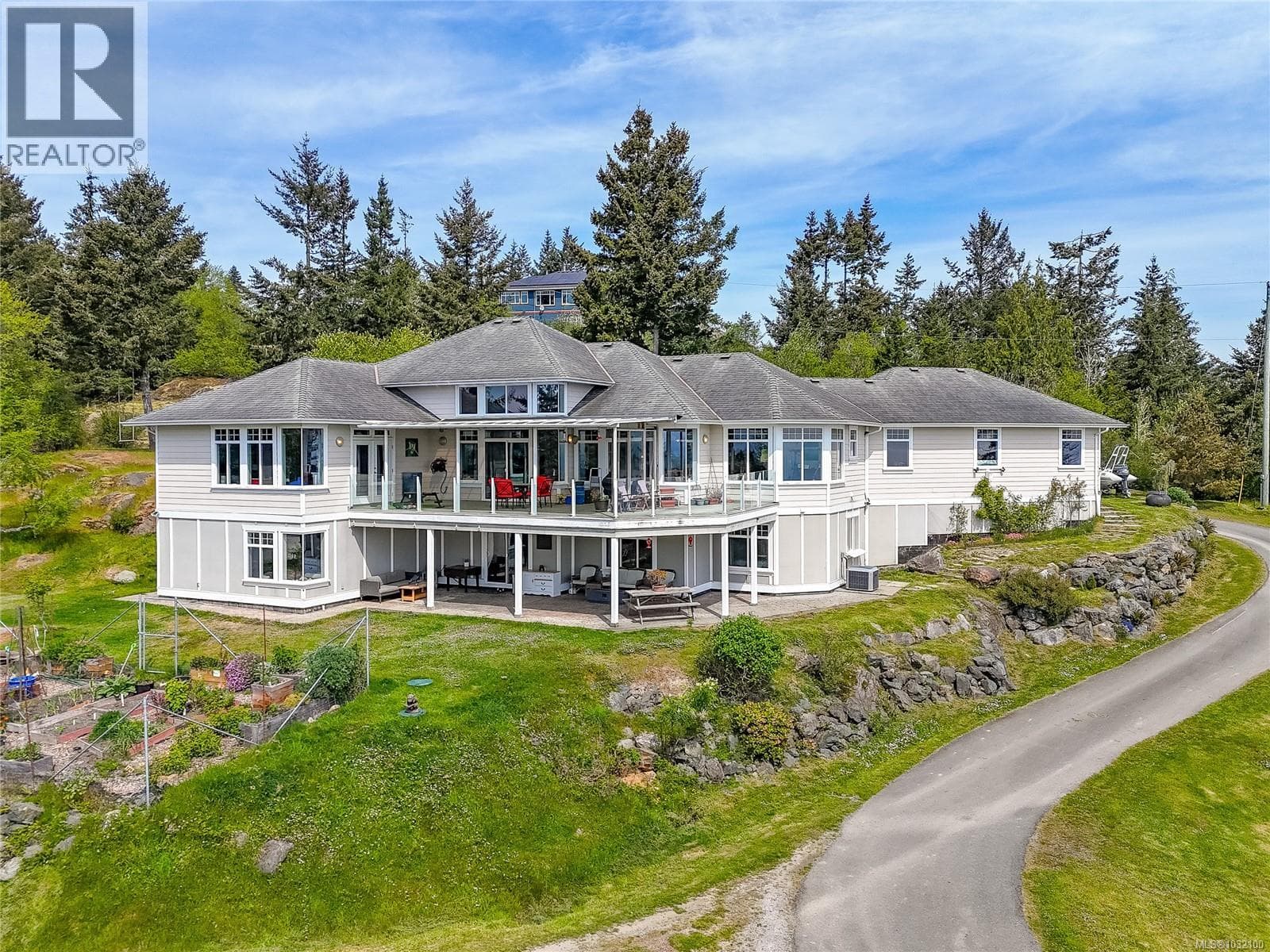 2175 Otter Ridge Dr, Victoria — photo 5