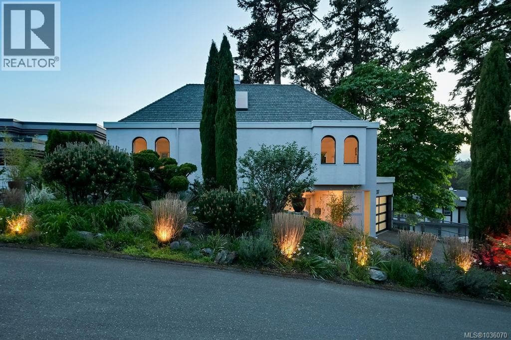 317 Bessborough Close, Victoria — photo 3